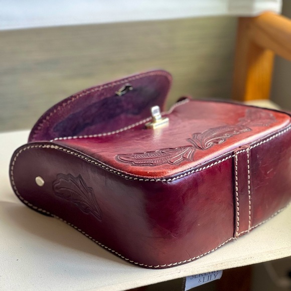 Handmade Leather Mexican Purse - Picture 6 of 8